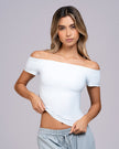 Blusa manga corta estilo off shoulder