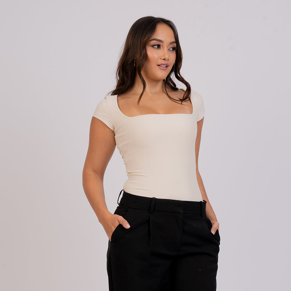 Blusa manga corta escote cuadrado