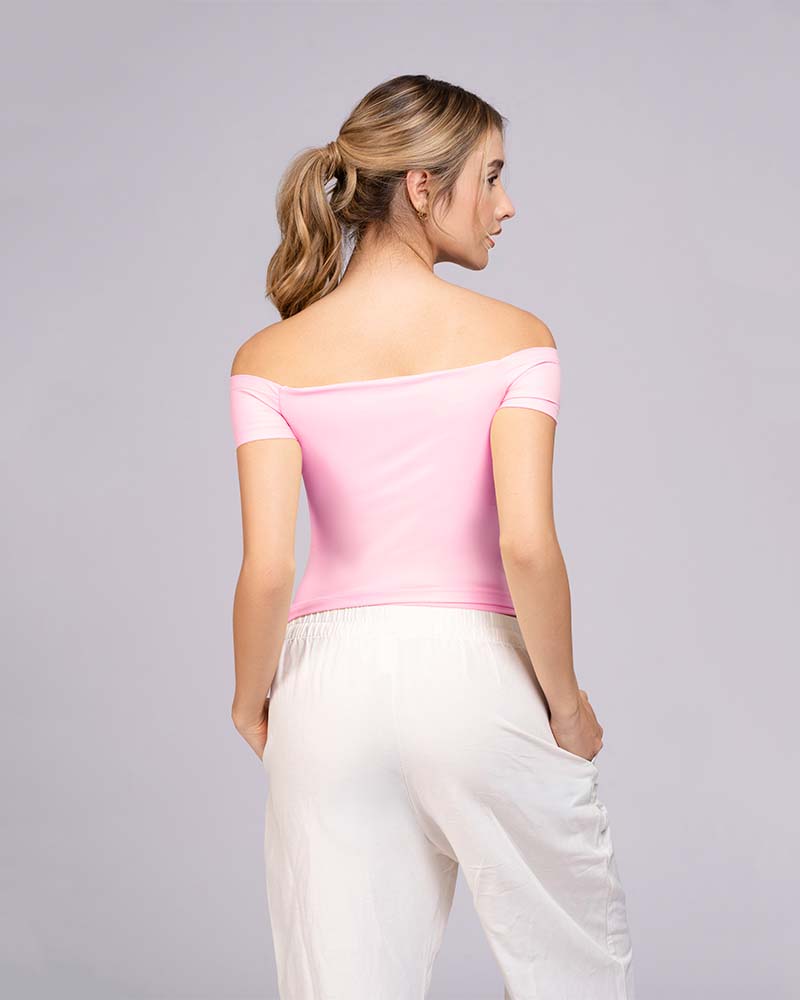 Blusa manga corta estilo off shoulder