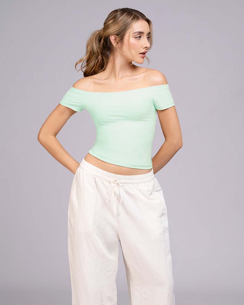 Blusa manga corta estilo off shoulder