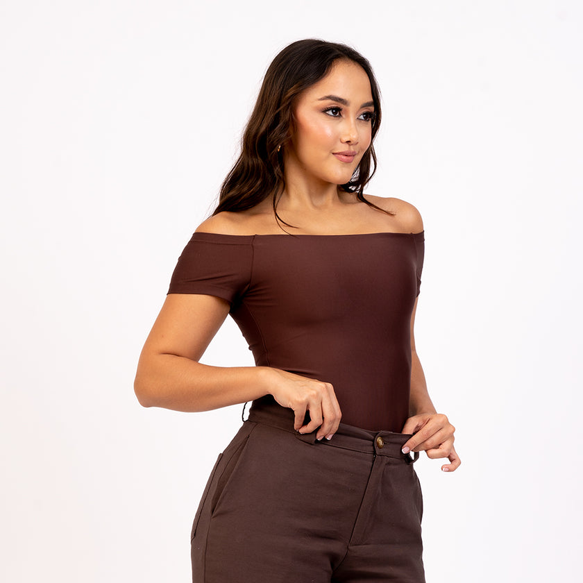 Blusa manga corta estilo off shoulder