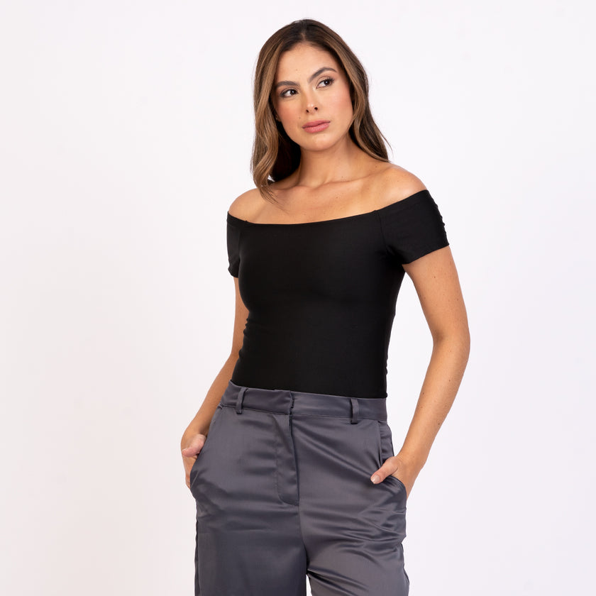 Blusa manga corta estilo off shoulder