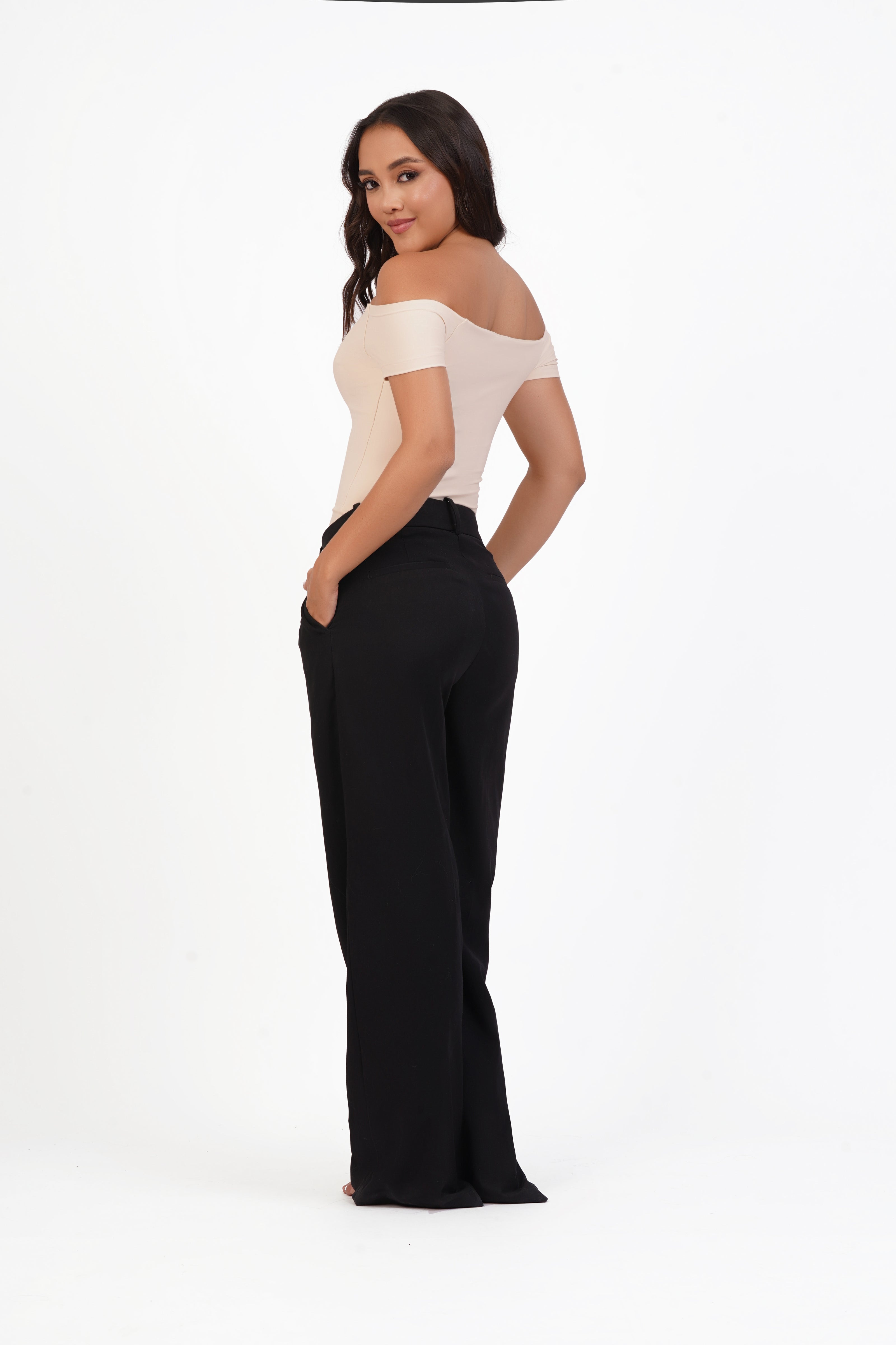 Blusa manga corta estilo off shoulder