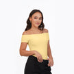 Blusa manga corta estilo off shoulder