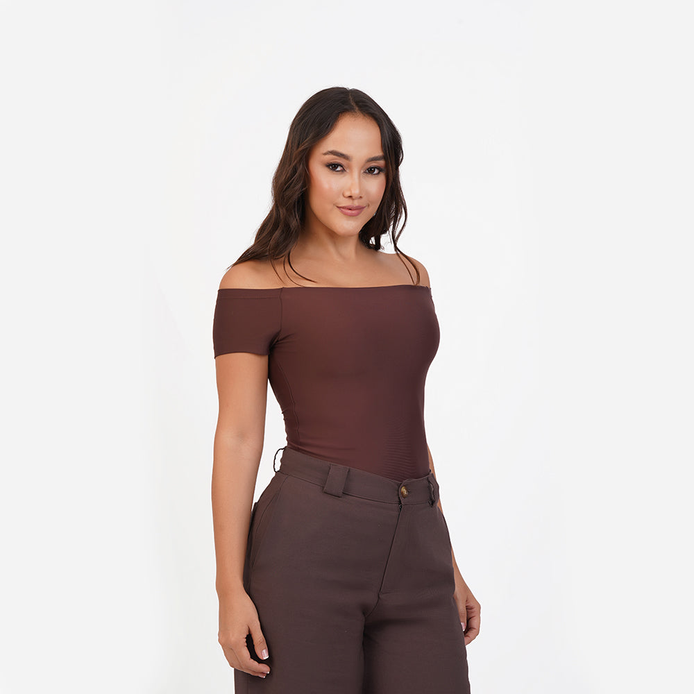 Blusa manga corta estilo off shoulder