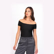 Blusa manga corta estilo off shoulder